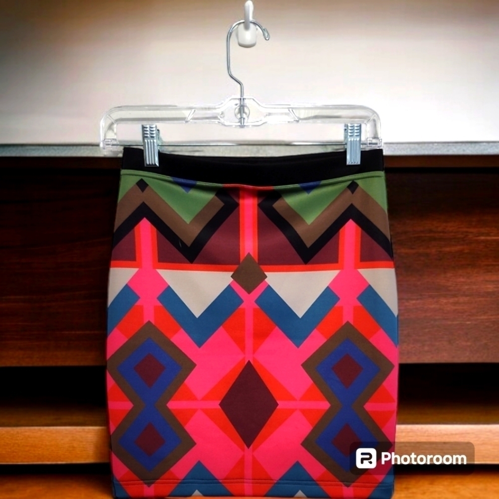 NWT Hale Bob Geometric Pattern Pencil Skirt Size Small
